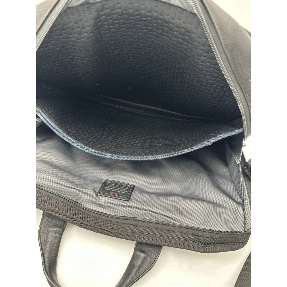 Tumi Alpha 2 Compact Large Screen Briefcase Laptop Bag Nylon Black 26114D2 Read